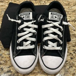 Black converse Boys size 1